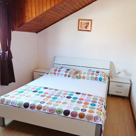 Apartment Jure Sucuraj